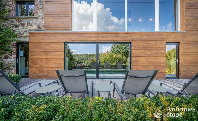 Ruime vakantievilla in Daverdisse voor 14 personen met 5 slaap- en badkamers, wellnessfaciliteiten en privtuin