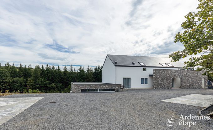 Ruime luxevilla in Daverdisse voor 22 personen met 11 slaapkamers, binnenzwembad, sauna en jacuzzi