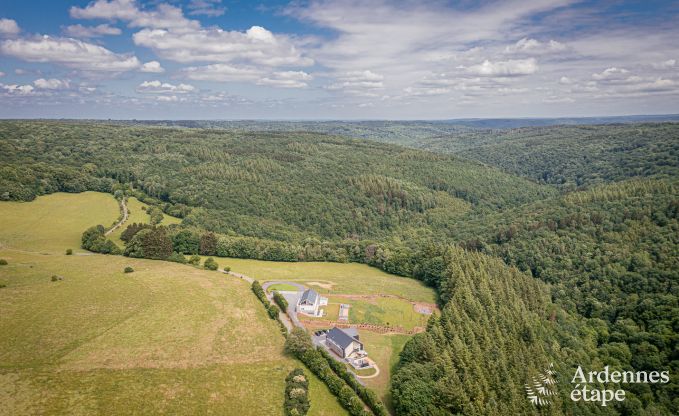 Ruime luxevilla in Daverdisse voor 22 personen met 11 slaapkamers, binnenzwembad, sauna en jacuzzi