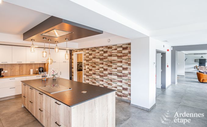 Ruime luxevilla in Daverdisse voor 22 personen met 11 slaapkamers, binnenzwembad, sauna en jacuzzi