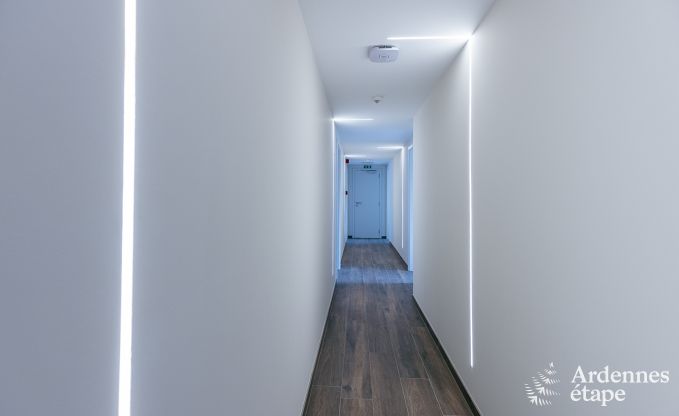 Ruime luxevilla in Daverdisse voor 22 personen met 11 slaapkamers, binnenzwembad, sauna en jacuzzi