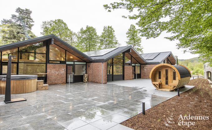 Buitengewoon in Dinant voor 33 personen in de Ardennen