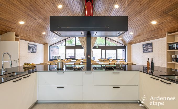 Buitengewoon in Dinant voor 33 personen in de Ardennen