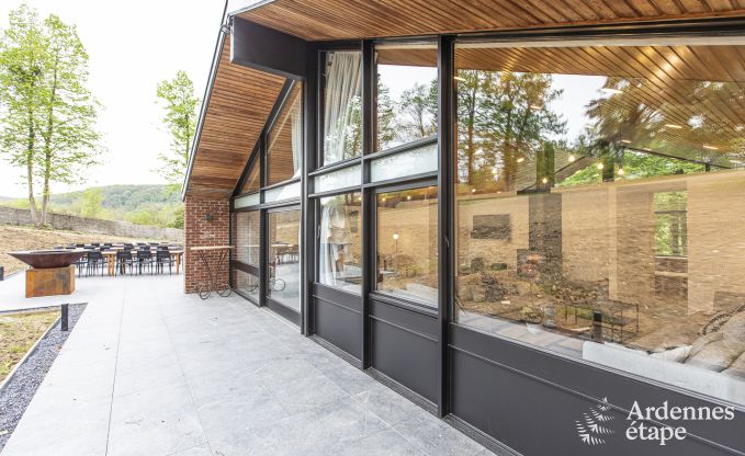 Buitengewoon in Dinant voor 33 personen in de Ardennen