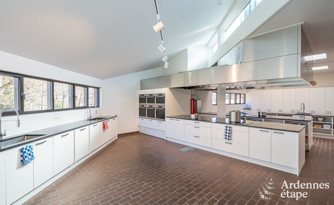 Buitengewoon in Dinant voor 50 personen in de Ardennen