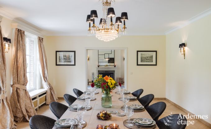 Ruim vakantiehuis met zwembad in Dinant, Ardennen