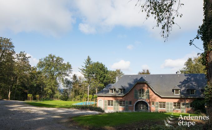 Ruim vakantiehuis met zwembad in Dinant, Ardennen