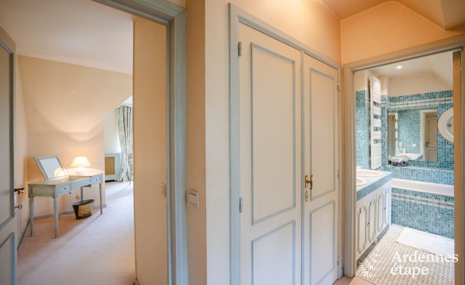 Ruim vakantiehuis met zwembad in Dinant, Ardennen