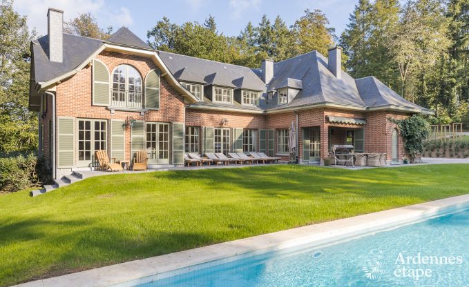 Ruim vakantiehuis met zwembad in Dinant, Ardennen