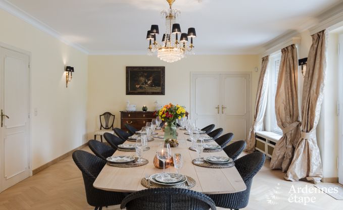 Ruim vakantiehuis met zwembad in Dinant, Ardennen