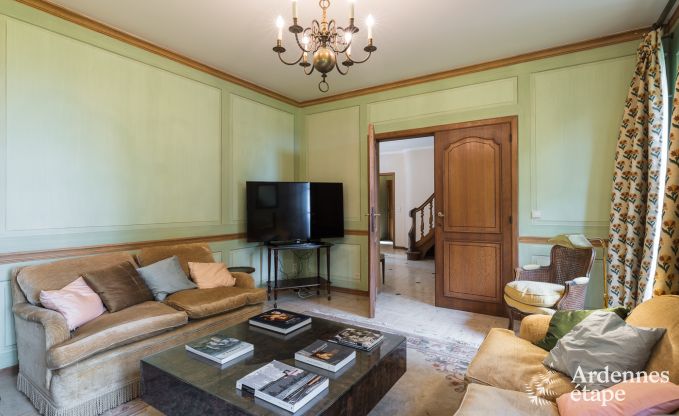 Ruim vakantiehuis met zwembad in Dinant, Ardennen