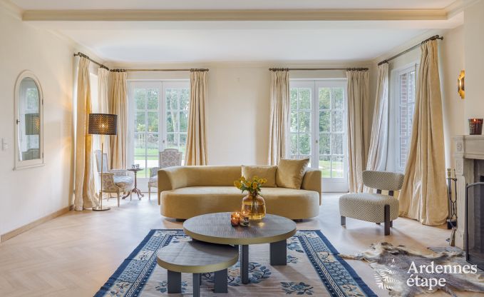 Ruim vakantiehuis met zwembad in Dinant, Ardennen