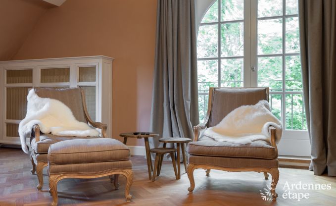 Ruim vakantiehuis met zwembad in Dinant, Ardennen