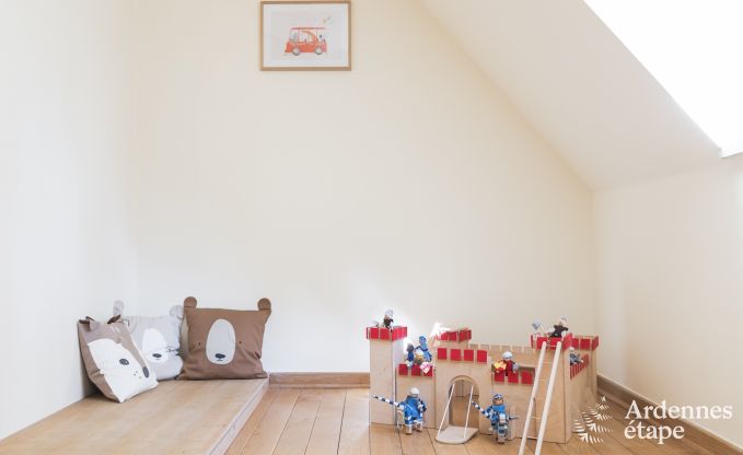 Ruim vakantiehuis met zwembad in Dinant, Ardennen