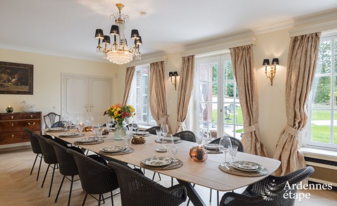 Ruim vakantiehuis met zwembad in Dinant, Ardennen