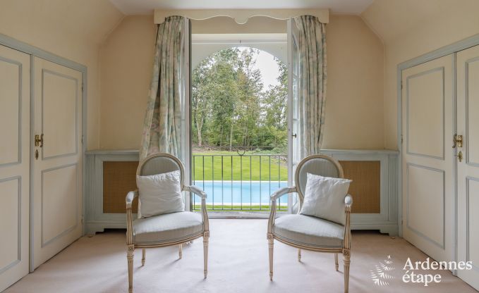 Ruim vakantiehuis met zwembad in Dinant, Ardennen