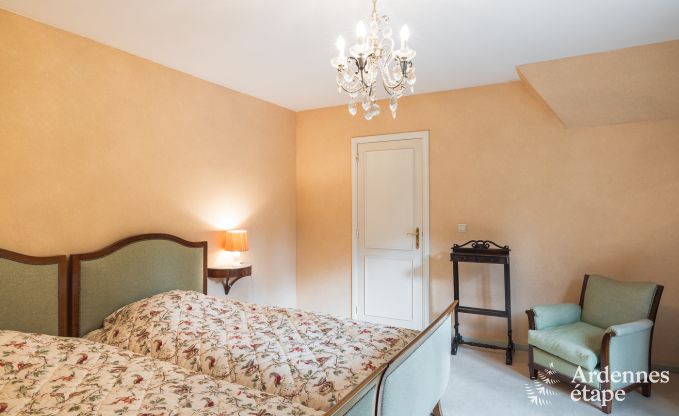 Ruim vakantiehuis met zwembad in Dinant, Ardennen