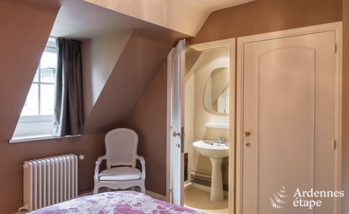 Ruim vakantiehuis met zwembad in Dinant, Ardennen