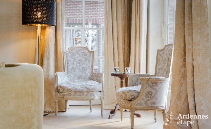 Ruim vakantiehuis met zwembad in Dinant, Ardennen