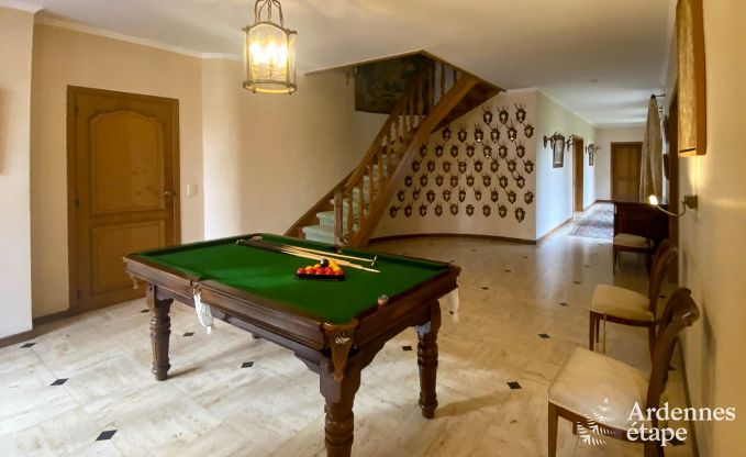 Ruim vakantiehuis met zwembad in Dinant, Ardennen