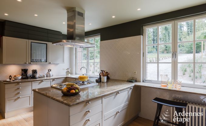 Ruim vakantiehuis met zwembad in Dinant, Ardennen