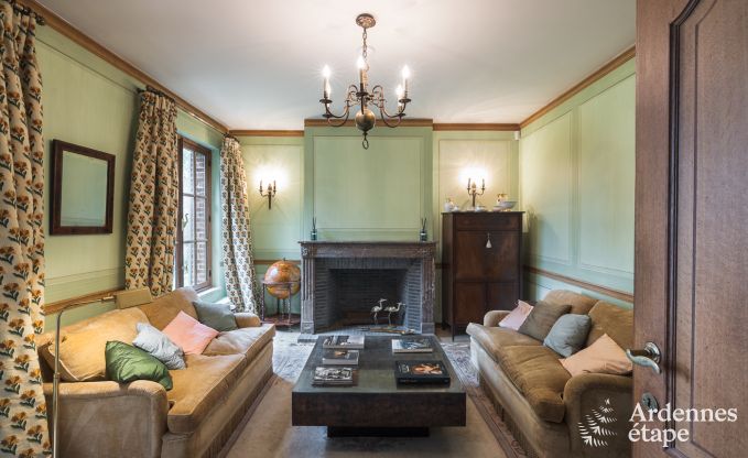 Ruim vakantiehuis met zwembad in Dinant, Ardennen