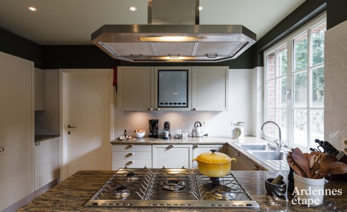 Ruim vakantiehuis met zwembad in Dinant, Ardennen