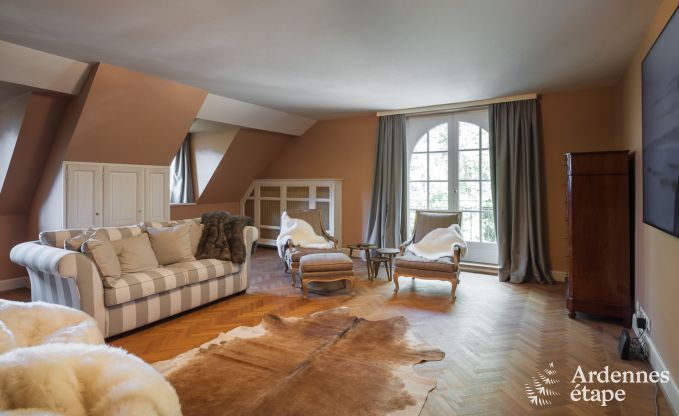 Ruim vakantiehuis met zwembad in Dinant, Ardennen