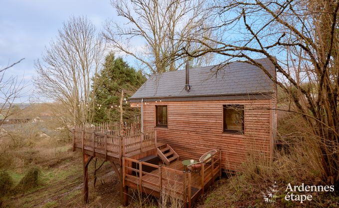 Romantische chalet Doische: handgemaakt, houtkachel, priv�tuin, geschikt voor 2 personen