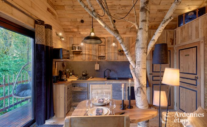 Romantische chalet Doische: handgemaakt, houtkachel, priv�tuin, geschikt voor 2 personen