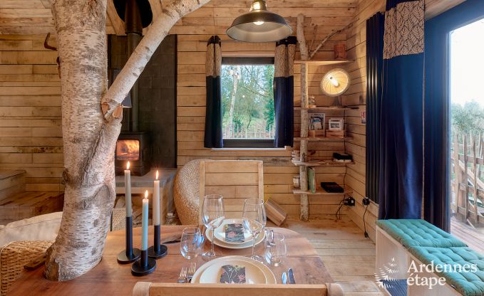 Romantische chalet Doische: handgemaakt, houtkachel, priv�tuin, geschikt voor 2 personen