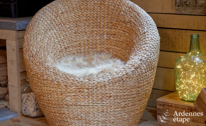 Romantische chalet Doische: handgemaakt, houtkachel, priv�tuin, geschikt voor 2 personen