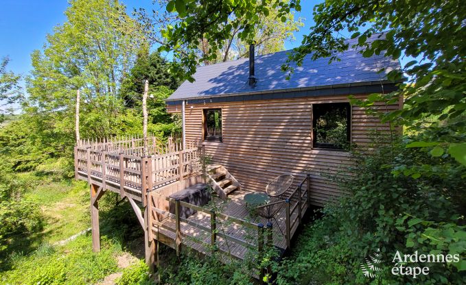 Romantische chalet Doische: handgemaakt, houtkachel, priv�tuin, geschikt voor 2 personen