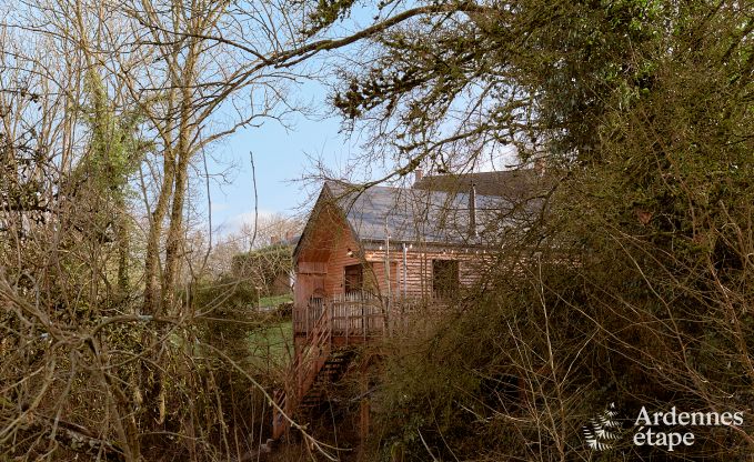 Romantische chalet Doische: handgemaakt, houtkachel, priv�tuin, geschikt voor 2 personen