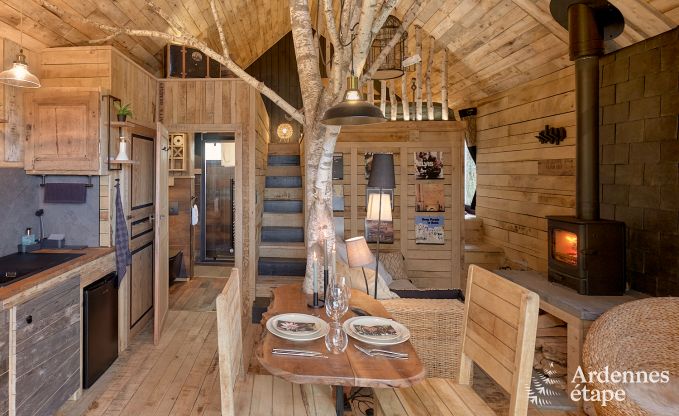 Romantische chalet Doische: handgemaakt, houtkachel, priv�tuin, geschikt voor 2 personen