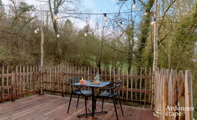 Romantische chalet Doische: handgemaakt, houtkachel, priv�tuin, geschikt voor 2 personen