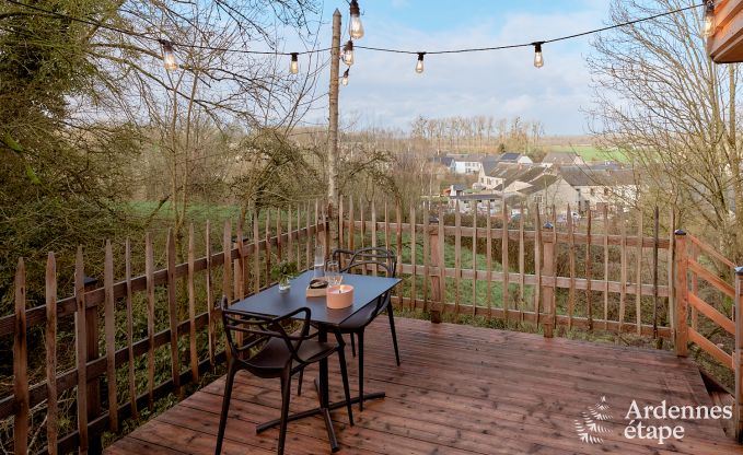 Romantische chalet Doische: handgemaakt, houtkachel, priv�tuin, geschikt voor 2 personen