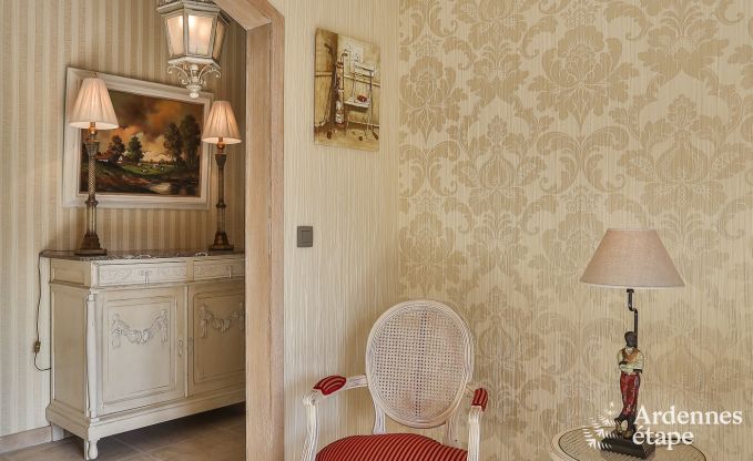 Luxe villa voor 8 personen in Doische: infraroodcabine, jacuzzi, cassettehaard, vijver en priv�tuin