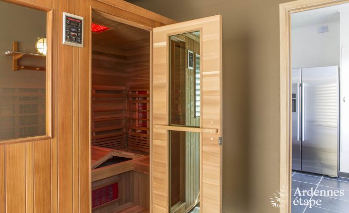 Luxe villa voor 8 personen in Doische: infraroodcabine, jacuzzi, cassettehaard, vijver en priv�tuin