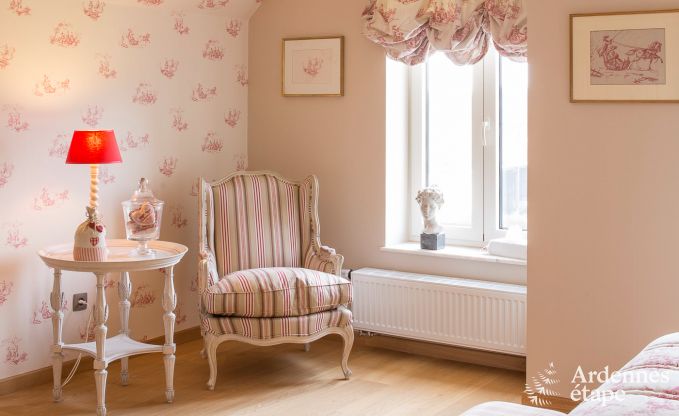 Luxe villa voor 8 personen in Doische: infraroodcabine, jacuzzi, cassettehaard, vijver en priv�tuin