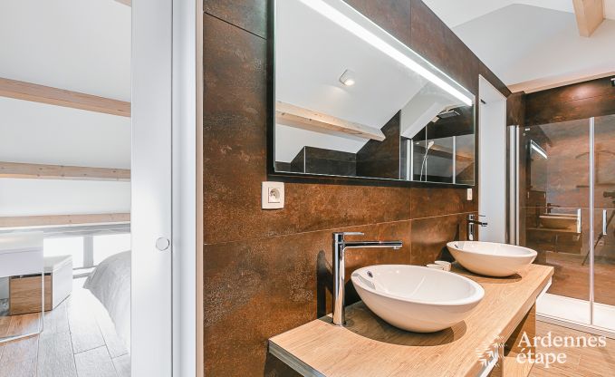 Vakantiewoning in Doische: comfortabel verblijf voor 19 personen met speelkamer, priv�tuin en nabij Dinant