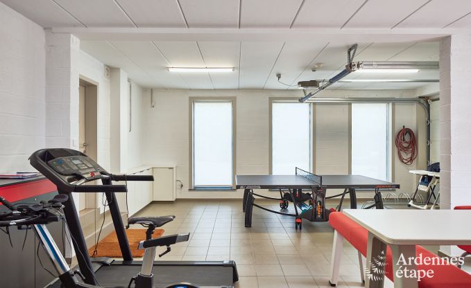 Vakantiewoning in Doische: comfortabel verblijf voor 19 personen met speelkamer, priv�tuin en nabij Dinant