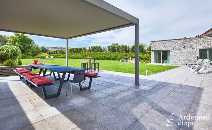 Vakantiewoning in Doische: comfortabel verblijf voor 19 personen met speelkamer, priv�tuin en nabij Dinant