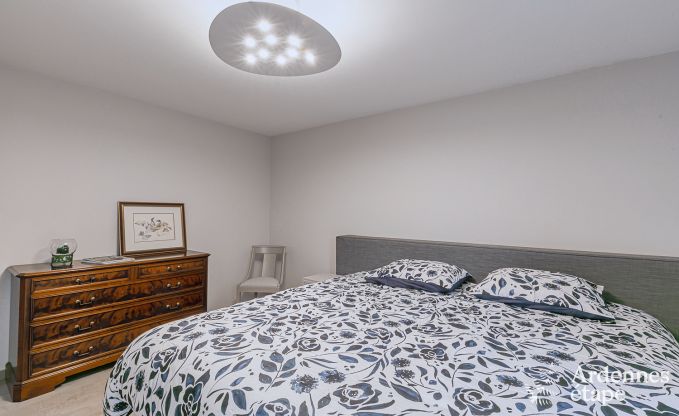 Vakantiewoning in Doische: comfortabel verblijf voor 19 personen met speelkamer, priv�tuin en nabij Dinant