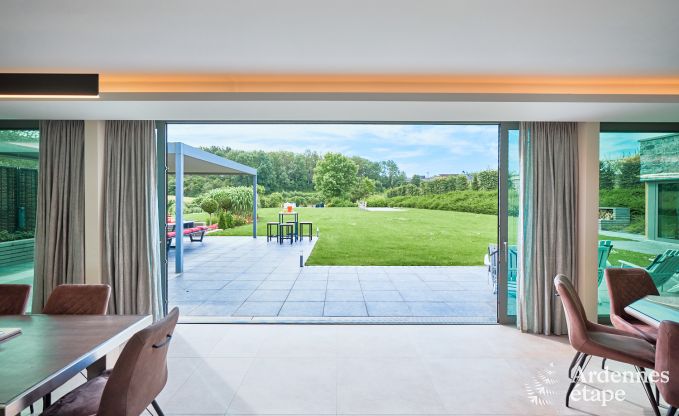 Vakantiewoning in Doische: comfortabel verblijf voor 19 personen met speelkamer, priv�tuin en nabij Dinant