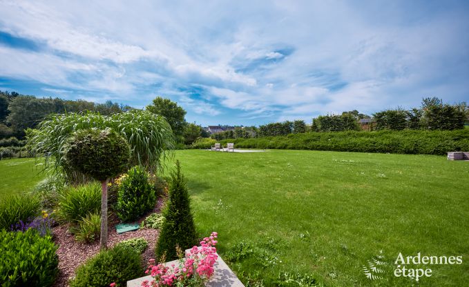 Vakantiewoning in Doische: comfortabel verblijf voor 19 personen met speelkamer, priv�tuin en nabij Dinant