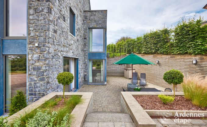 Vakantiewoning in Doische: comfortabel verblijf voor 19 personen met speelkamer, priv�tuin en nabij Dinant