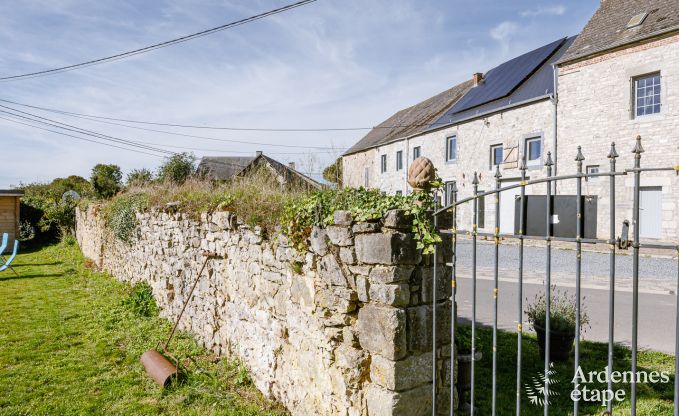 Charmant vakantiehuis in Doische voor 8 personen met priv�zwembad, tuin en barbecue