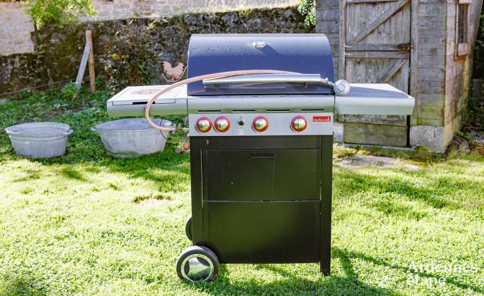 Charmant vakantiehuis in Doische voor 8 personen met priv�zwembad, tuin en barbecue