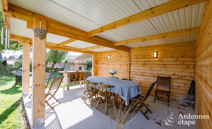 Charmant vakantiehuis in Doische voor 8 personen met priv�zwembad, tuin en barbecue